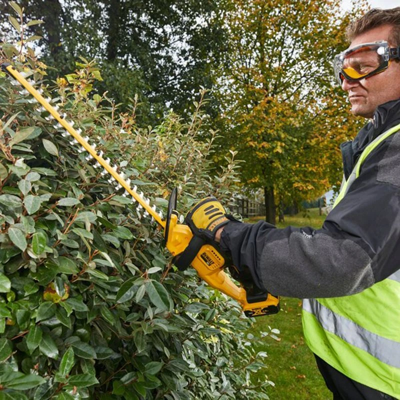 DEWALT DCM563PB Cordless Hedge Trimmer 18 Volt Bare Unit - DEWDCM563PB 2 DEWALT DCM563PB Cordless Hedge Trimmer 18 Volt Bare Unit - DEWDCM563PB - Image 2
