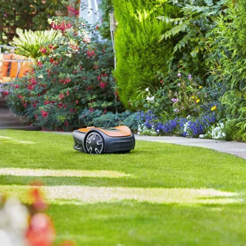 Flymo EasiLife GO 500m² Robotic Lawnmower - 9704632-01 1 Flymo EasiLife GO 500m² Robotic Lawnmower - 9704632-01
