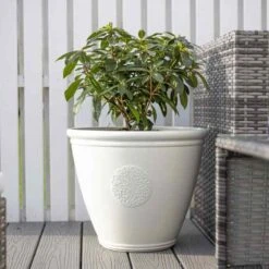 La Hacienda Plant Avenue Eden Emblem White 45cm Garden Pot - 90526WH