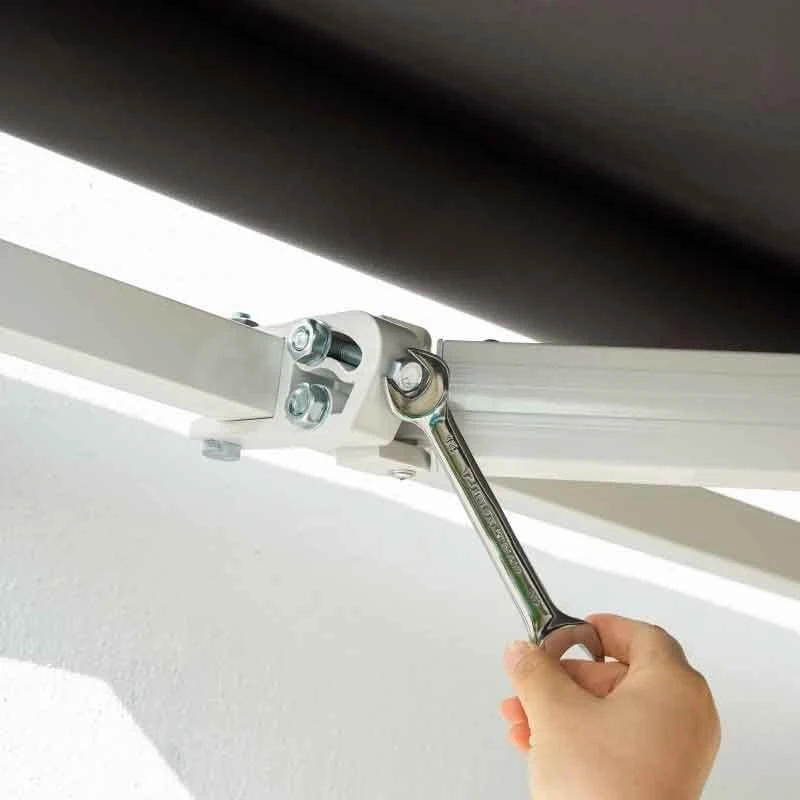 Outsunny Retractable Manual Awning 3.5 X 2.5m - Grey - 840-174V01GY 8 Outsunny Retractable Manual Awning 3.5 X 2.5m - Grey - 840-174V01GY - Image 8