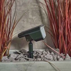 Forum Lighting Byermoor LED Smart Solar Garden Light - Black - ZN-42050 -OUTSUNNY Sales Shop zink byermoor led solar smart spike light black 8452 5020024002625 43753